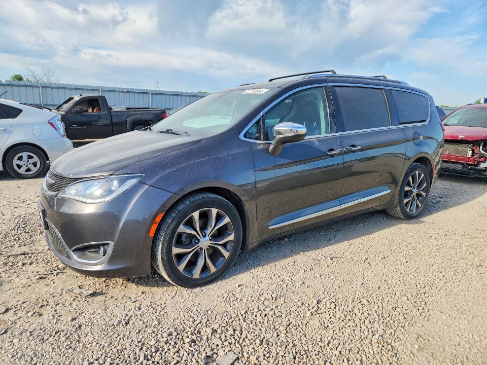 CHRYSLER PACIFICA 2017 with VIN 2C4RC1GG8HR734832 - Photo from auction