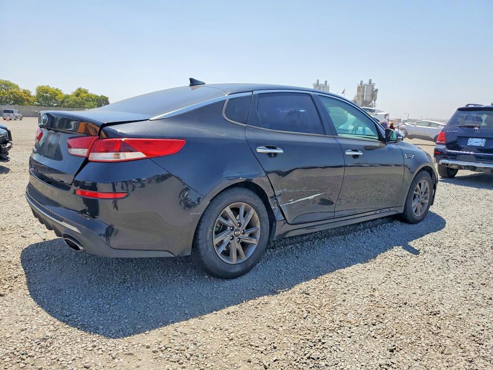Photo 3 from auction – 2020 KIA OPTIMA with VIN 5XXGT4L30LG398798