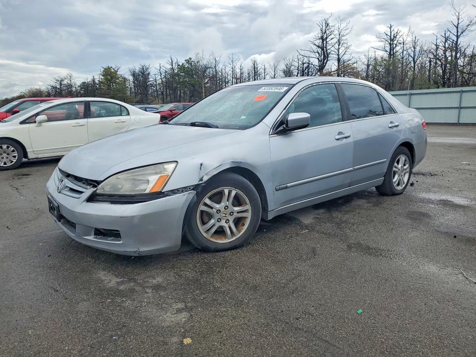 HONDA ACCORD 2004 с VIN 1HGCM66554A104038 - Снимка от търг