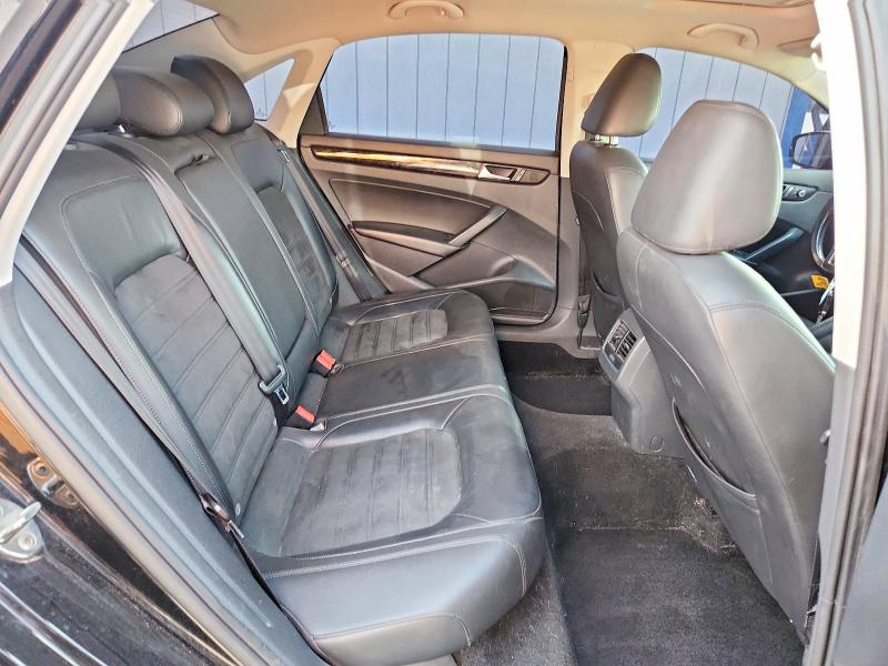 Photo 10 from auction – 2015 VOLKSWAGEN PASSAT with VIN 1VWCV7A38FC036071
