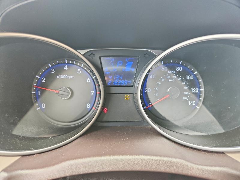 Photo 9 from auction – 2011 HYUNDAI TUCSON with VIN KM8JU3AC0BU210768