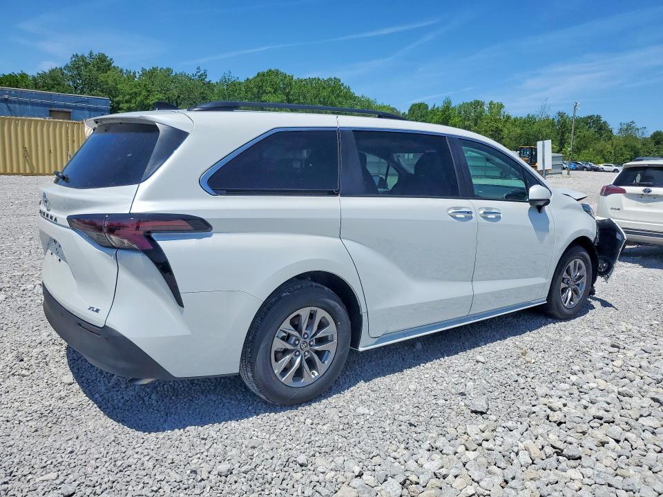 Photo 3 from auction – 2026 TOYOTA SIENNA with VIN 5TDYRKECXTS316613