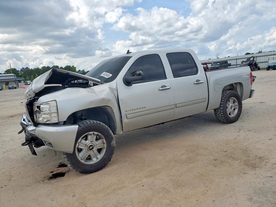 CHEVROLET SILVERADO 2011 with VIN 3GCPKSE34BG363228 - Photo from auction