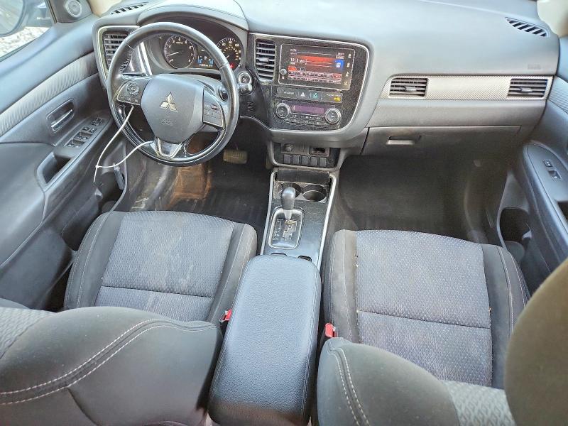 Photo 8 from auction – 2017 MITSUBISHI OUTLANDER with VIN JA4AZ3A35HZ063987