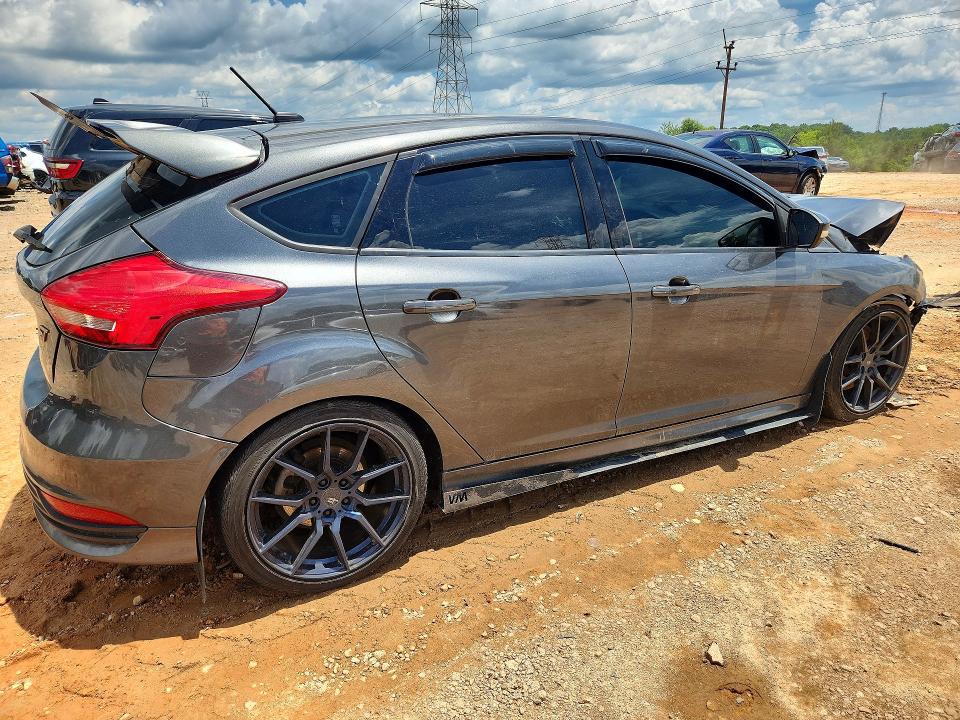 Photo 3 from auction – 2018 FORD FOCUS with VIN 1FADP3L94JL306911