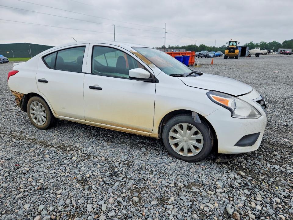 Photo 4 from auction – 2017 NISSAN VERSA with VIN 3N1CN7APXHL880175