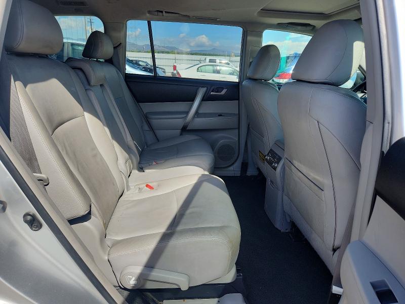 Photo 11 from auction – 2011 TOYOTA HIGHLANDER with VIN JTEBC3EH2B2002352
