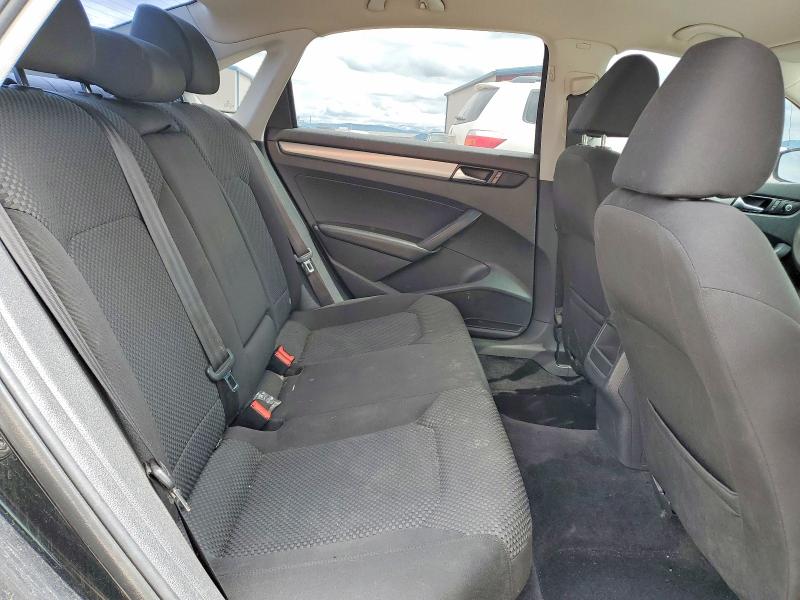 Снимка 10 от търг – 2013 VOLKSWAGEN PASSAT с VIN 1VWAH7A35DC013133
