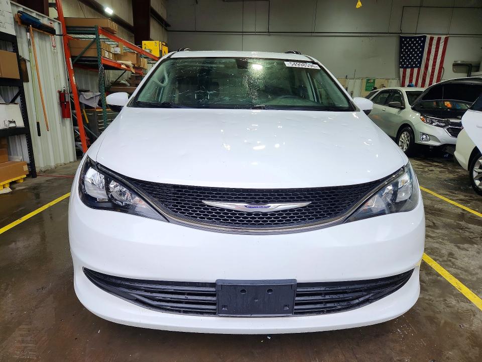 Photo 5 from auction – 2020 CHRYSLER VOYAGER with VIN 2C4RC1DG2LR261037