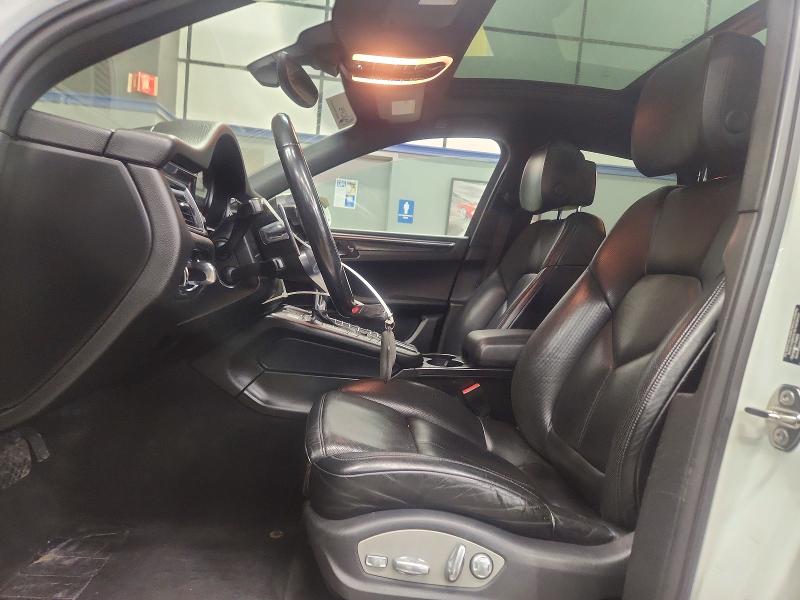 Photo 7 from auction – 2015 PORSCHE MACAN with VIN WP1AB2A57FLB55025