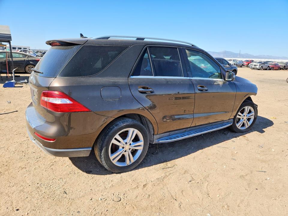 Photo 3 from auction – 2015 MERCEDES-BENZ ML with VIN 4JGDA5JBXFA606190