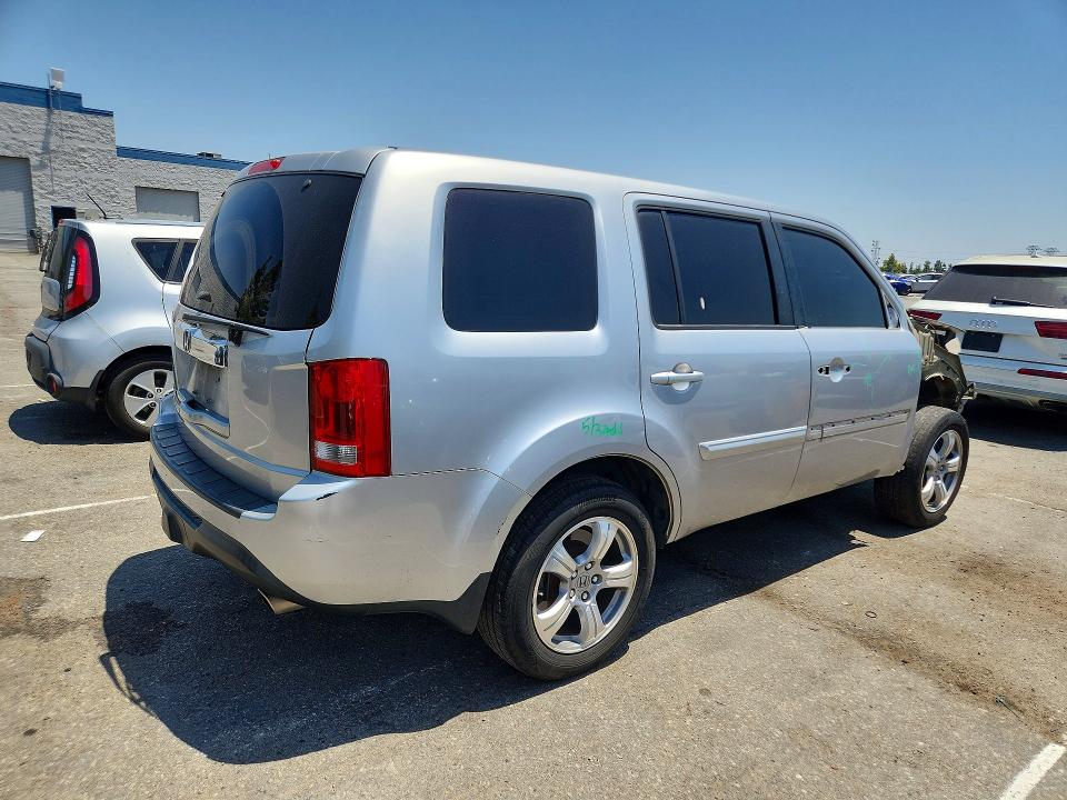 Photo 3 from auction – 2014 HONDA PILOT with VIN 5FNYF3H43EB011139