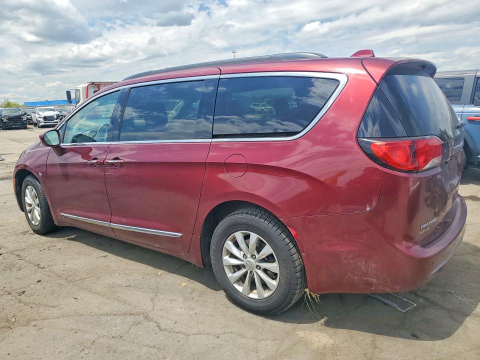 Photo 2 from auction – 2017 CHRYSLER PACIFICA with VIN 2C4RC1BG7HR583795