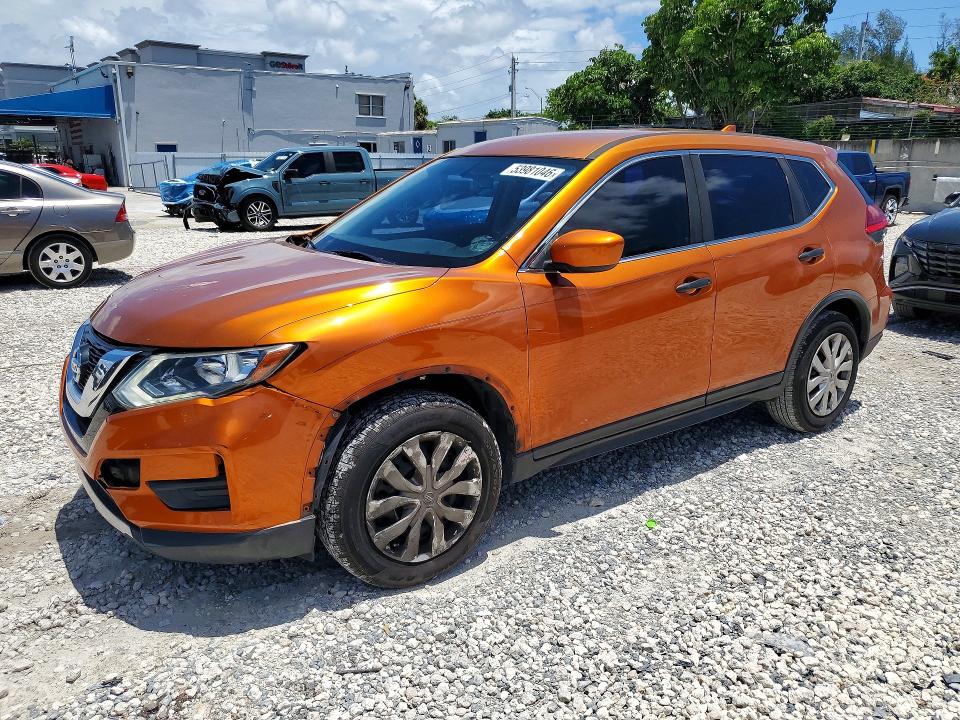 NISSAN ROGUE 2017 with VIN JN8AT2MT5HW384558 - Photo from auction