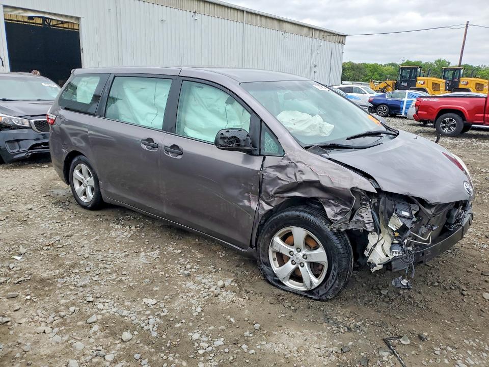 Photo 4 from auction – 2015 TOYOTA SIENNA with VIN 5TDZK3DC1FS630798