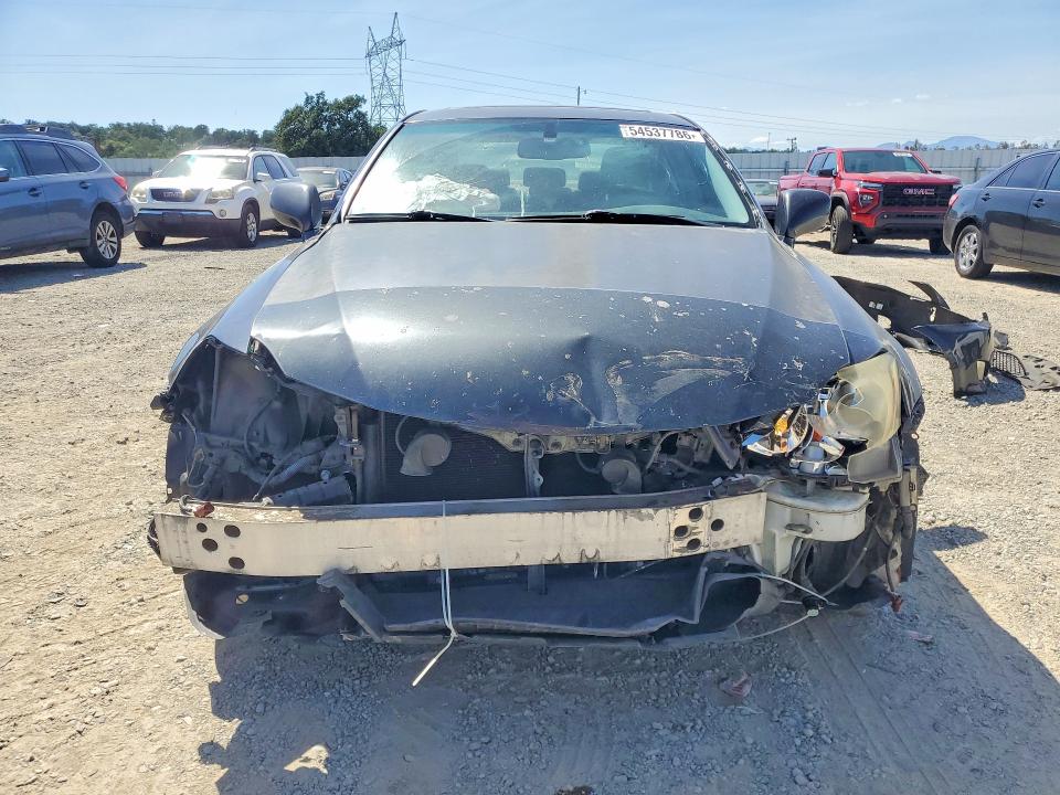 Photo 5 from auction – 2006 LEXUS IS with VIN JTHBK262062021272