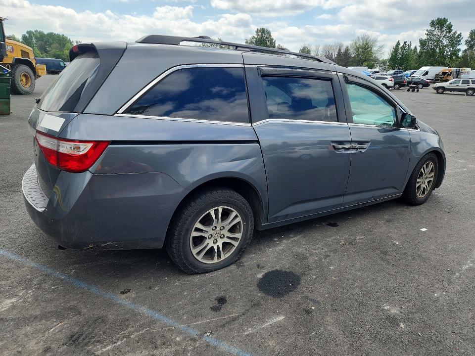 Photo 3 from auction – 2013 HONDA ODYSSEY with VIN 5FNRL5H40DB022347