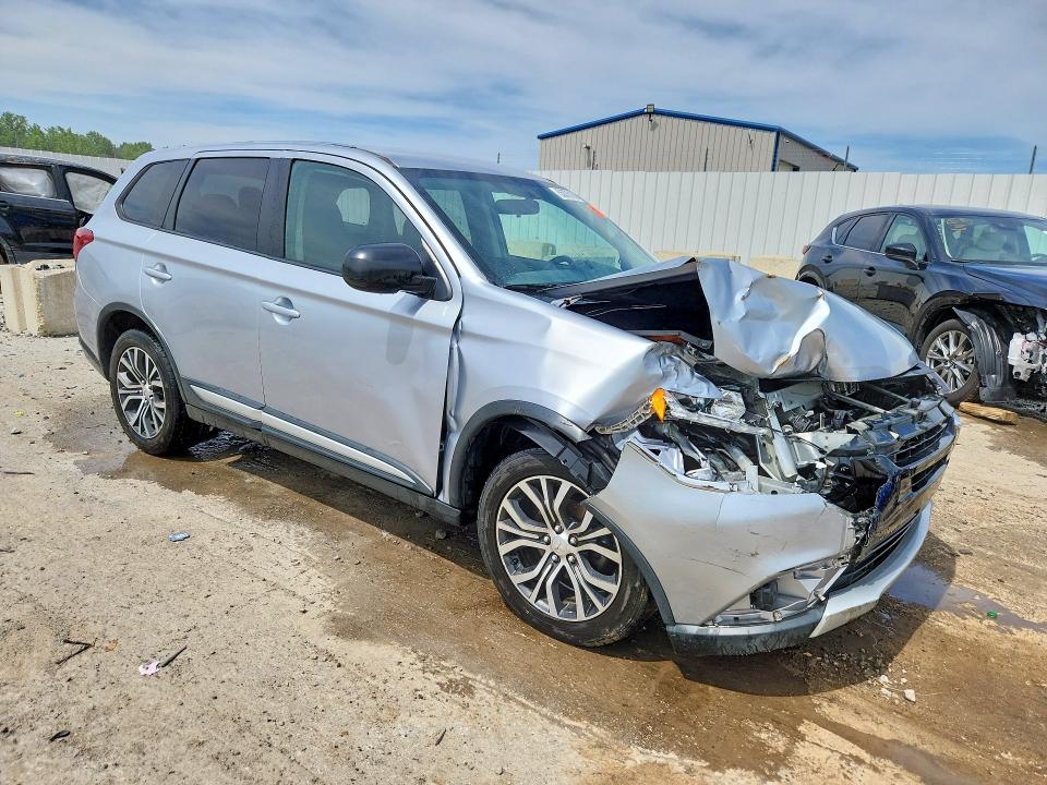 Photo 4 from auction – 2017 MITSUBISHI OUTLANDER with VIN JA4AD2A35HZ061150