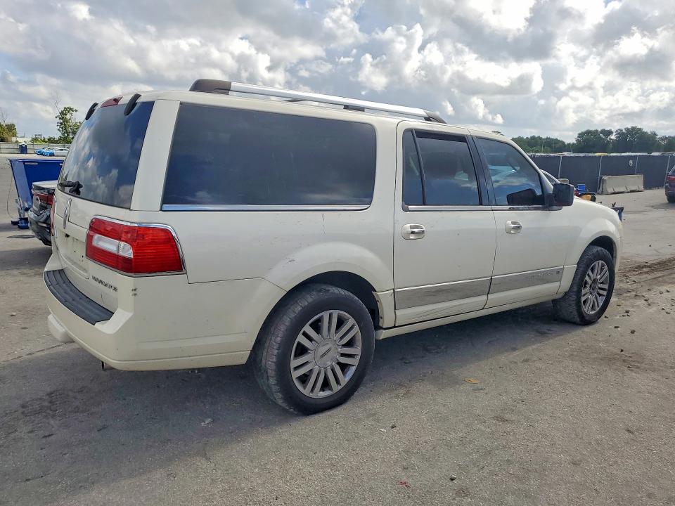 Photo 3 from auction – 2008 LINCOLN NAVIGATOR with VIN 5LMFL27508LJ10225