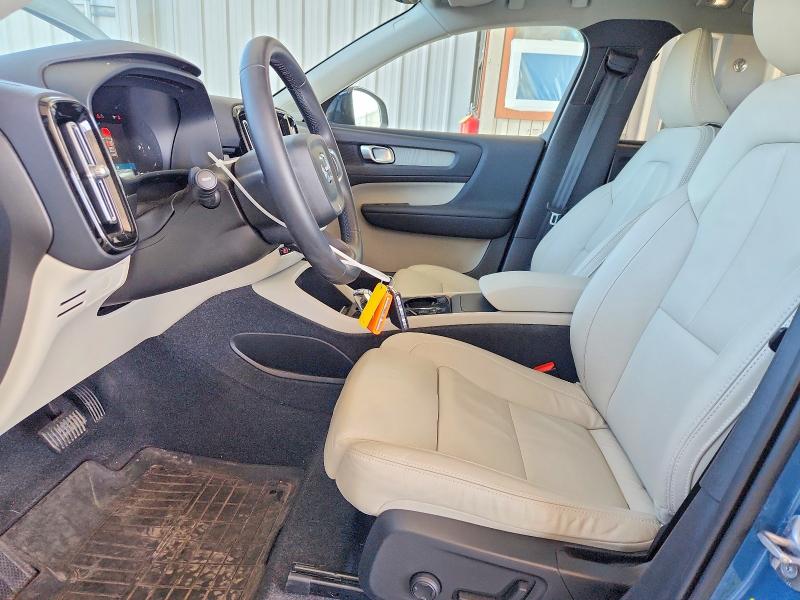 Photo 7 from auction – 2023 VOLVO XC40 with VIN YV4L12UW7P2007950
