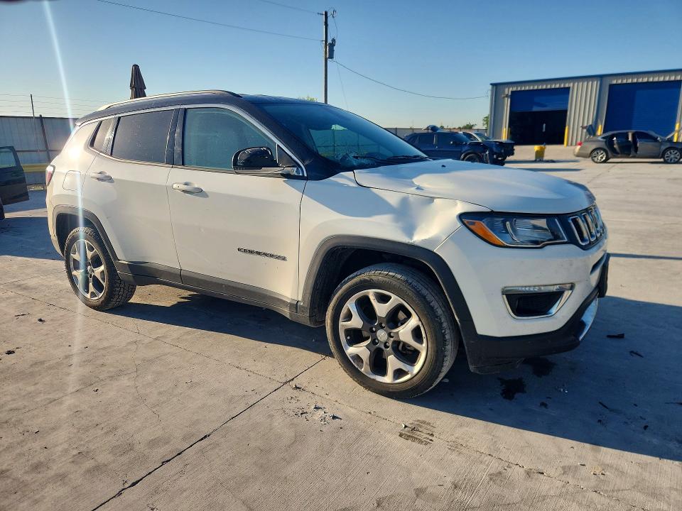 Photo 4 from auction – 2019 JEEP COMPASS with VIN 3C4NJDCB9KT740403