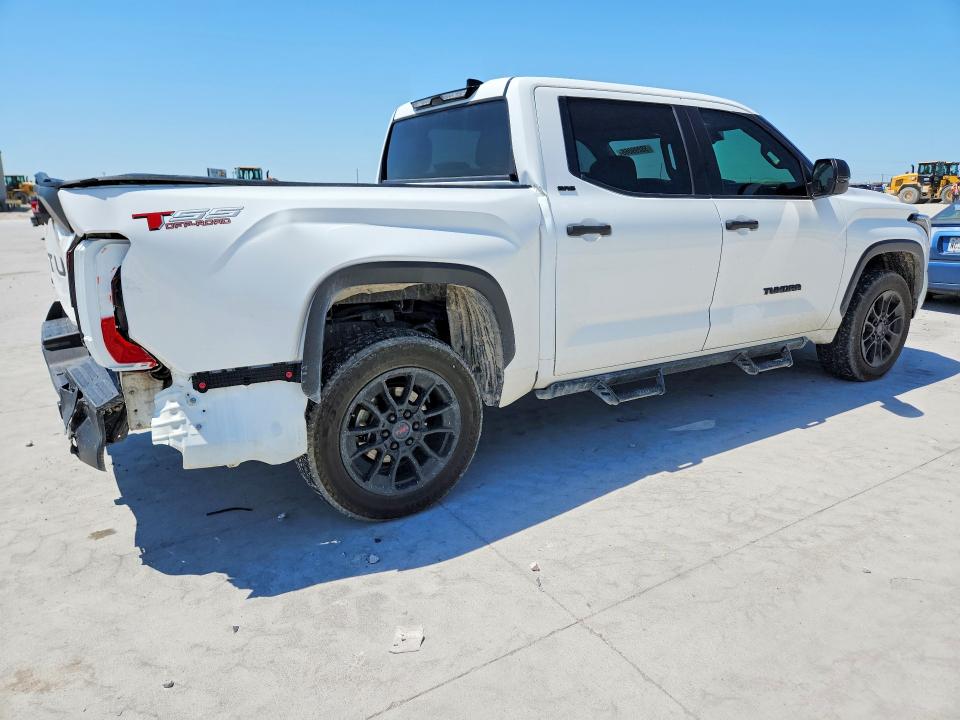 Photo 3 from auction – 2023 TOYOTA TUNDRA with VIN 5TFLA5DB4PX116595