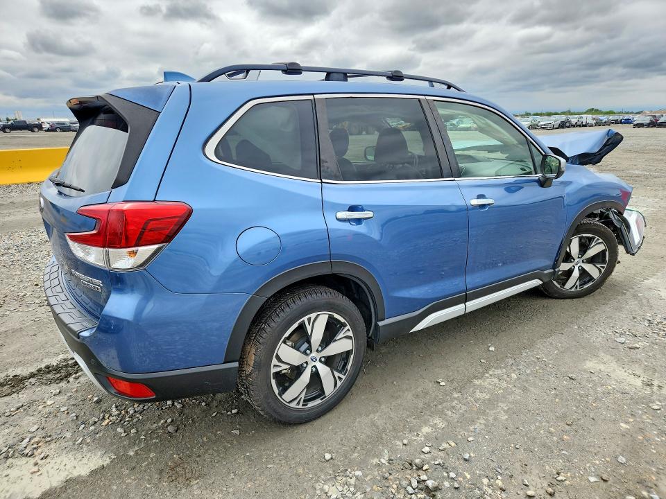 Photo 3 from auction – 2019 SUBARU FORESTER with VIN JF2SKAWC7KH478173