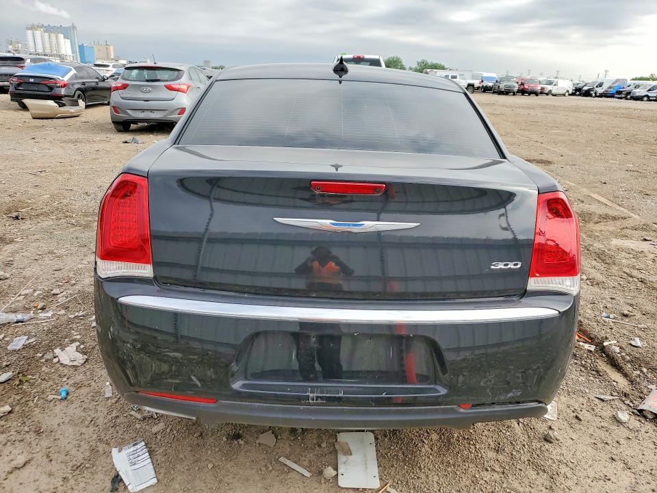 Фото 6 с аукциона – 2018 CHRYSLER 300 с VIN 2C3CCAAG6JH222968