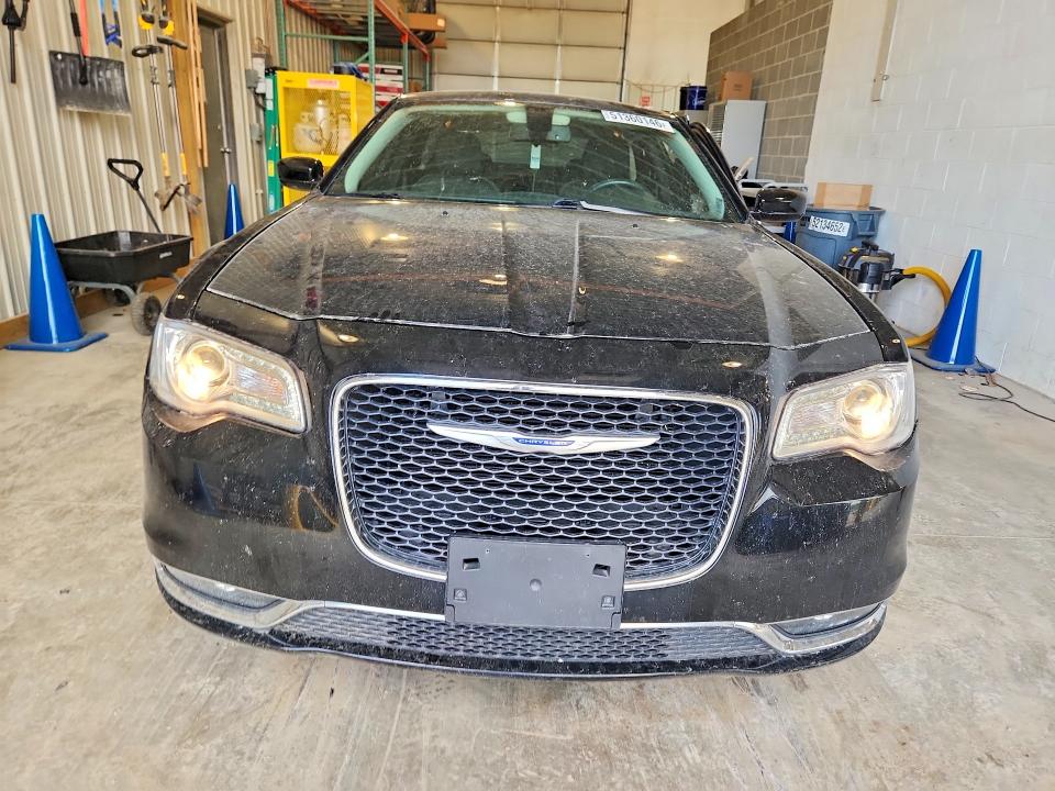 Photo 5 from auction – 2019 CHRYSLER 300 with VIN 2C3CCAAGXKH609945