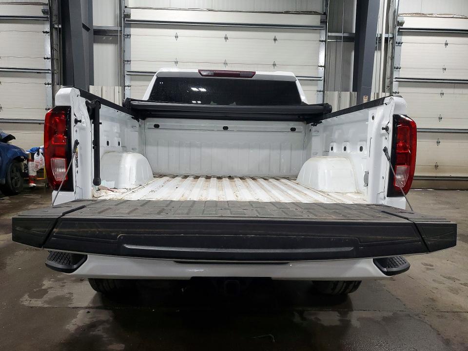 Zdjęcie 6 z aukcji – 2022 GMC SIERRA z VIN 3GTUUCED6NG645693