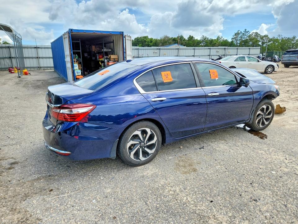 Photo 3 from auction – 2016 HONDA ACCORD with VIN 1HGCR2F71GA024784