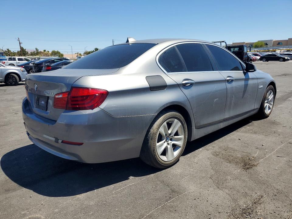 صورة رقم 3 من المزاد - 2013 BMW 528 مع VIN WBAXG5C50DDY33954