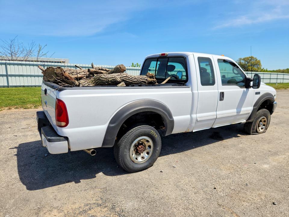 Photo 3 from auction – 2002 FORD F250 with VIN 1FTNX21L42EA47561