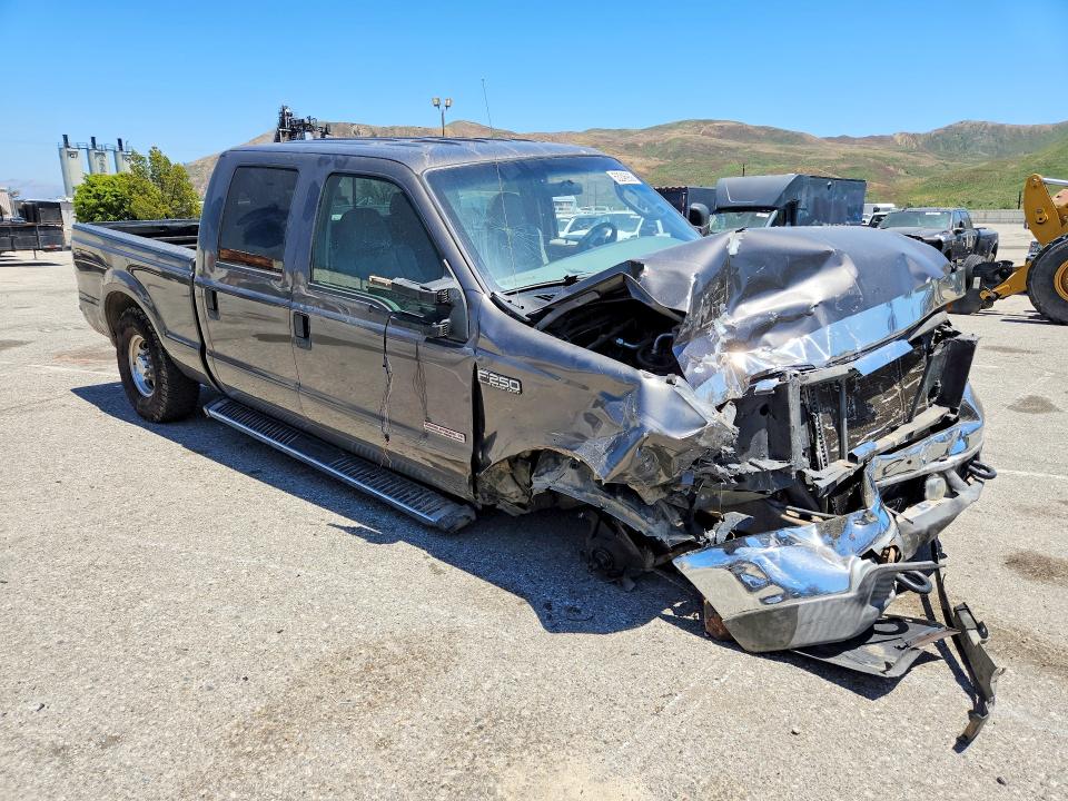 Zdjęcie 4 z aukcji – 2004 FORD F250 z VIN 1FTNW20PX4EA98668