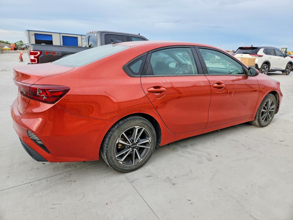 Photo 3 from auction – 2022 KIA FORTE with VIN 3KPF24AD0NE416657