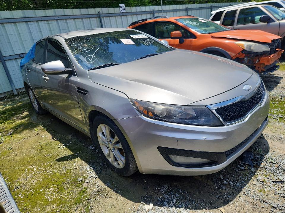 Фото 4 с аукциона – 2013 KIA OPTIMA с VIN 5XXGN4A73DG202581