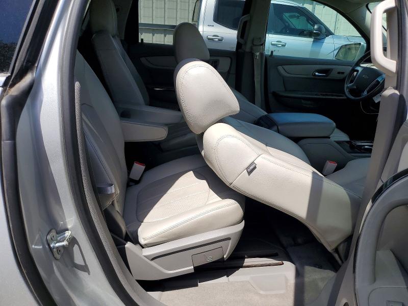 Photo 11 from auction – 2017 CHEVROLET TRAVERSE with VIN 1GNKRJKD0HJ197513