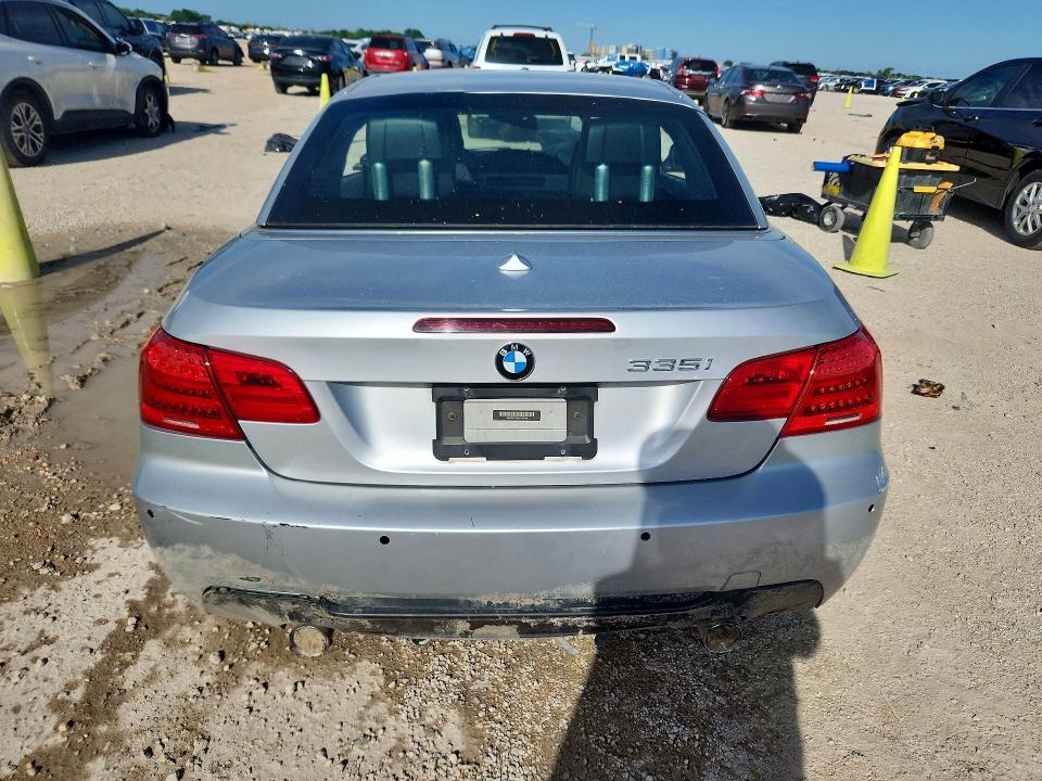 Photo 6 from auction – 2011 BMW 335 with VIN WBADX7C55BE743740