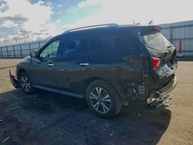 Photo 2 from auction – 2017 NISSAN PATHFINDER with VIN 5N1DR2MN0HC615114