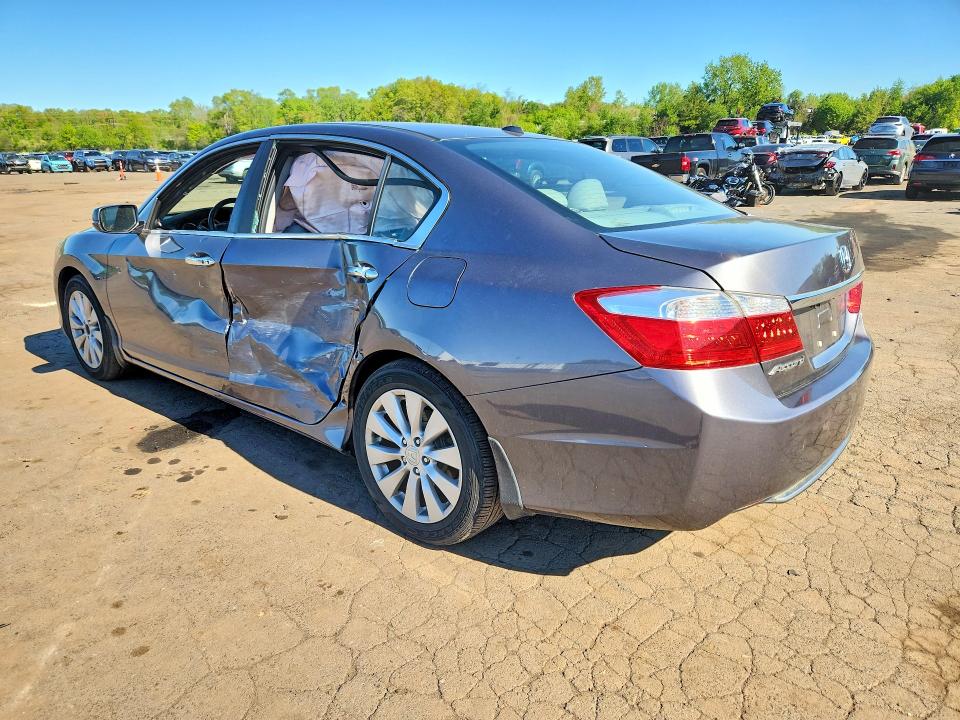 Photo 2 from auction – 2014 HONDA ACCORD with VIN 1HGCR2F81EA206393