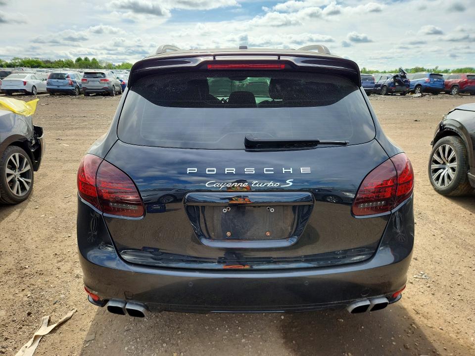 Photo 6 from auction – 2014 PORSCHE CAYENNE with VIN WP1AC2A23ELA87260