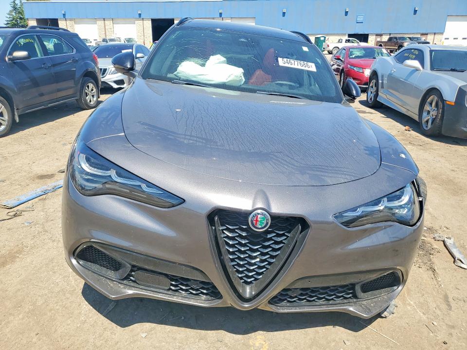 Photo 5 from auction – 2024 ALFA ROMEO STELVIO with VIN ZASPAKBN6R7D70252