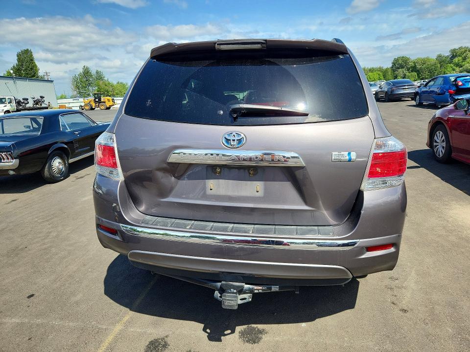 Photo 6 from auction – 2011 TOYOTA HIGHLANDER with VIN JTEBC3EH3B2002196