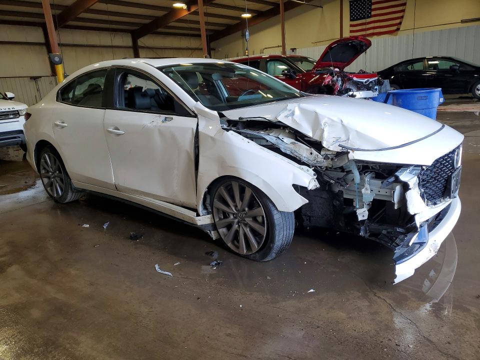 Photo 4 from auction – 2021 MAZDA 3 with VIN JM1BPBCLXM1306192