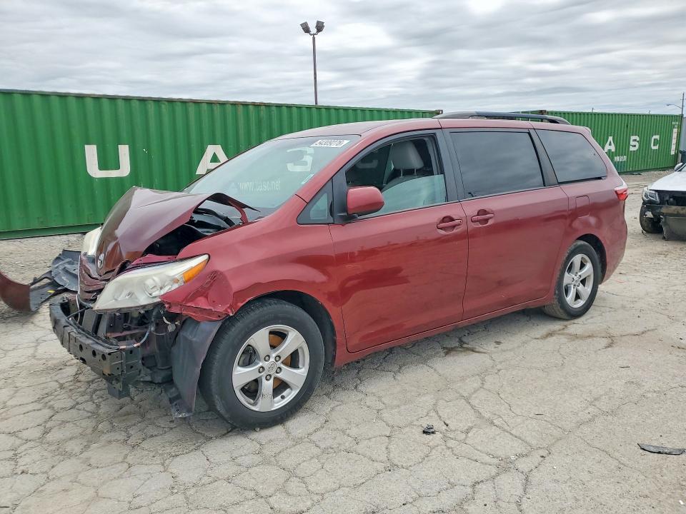 TOYOTA SIENNA 2016 with VIN 5TDKK3DC0GS691983 - Photo from auction