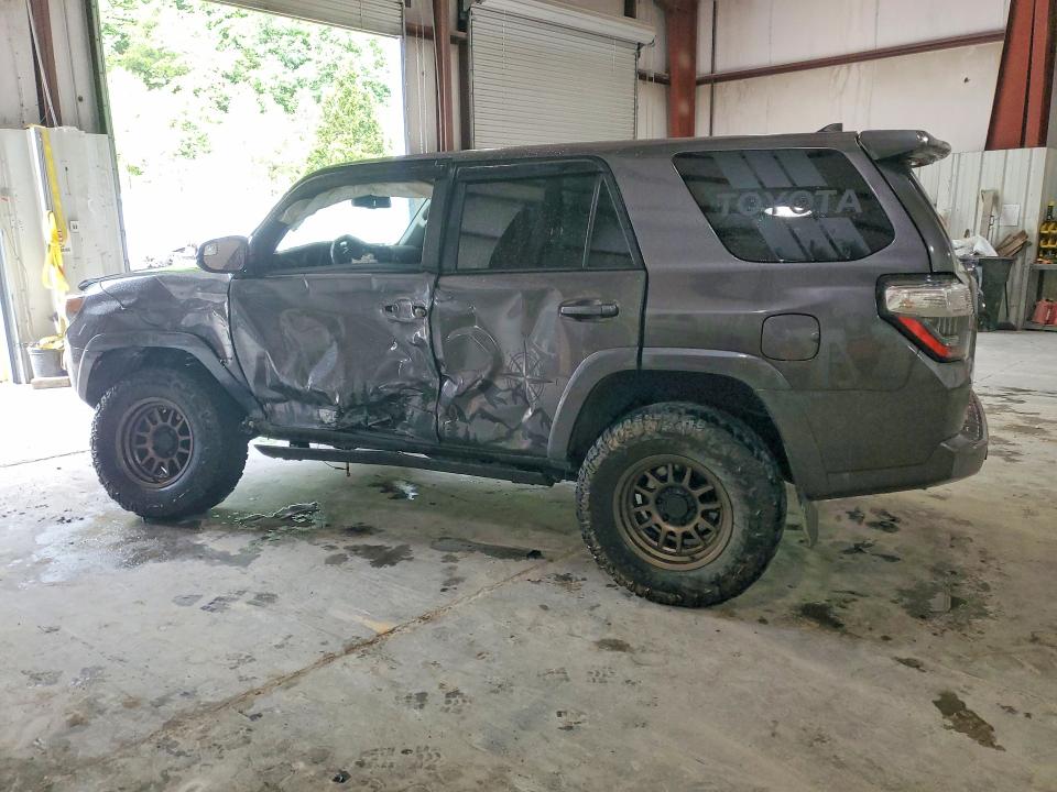 Photo 2 from auction – 2016 TOYOTA 4RUNNER with VIN JTEBU5JR5G5376435