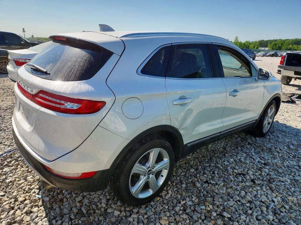 Photo 3 from auction – 2017 LINCOLN MKC with VIN 5LMCJ1D96HUL44566