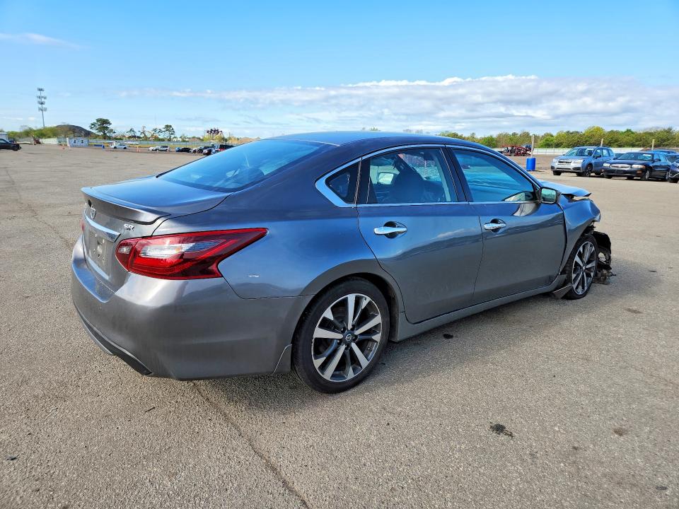 Photo 3 from auction – 2017 NISSAN ALTIMA with VIN 1N4AL3AP7HC495791