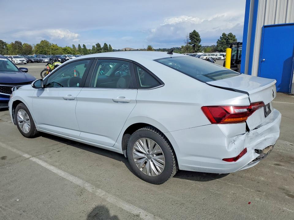 Photo 2 from auction – 2019 VOLKSWAGEN JETTA with VIN 3VWC57BU6KM141238