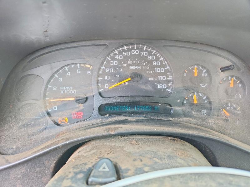 Photo 9 from auction – 2005 CHEVROLET SILVERADO with VIN 1GCHC29U95E344285